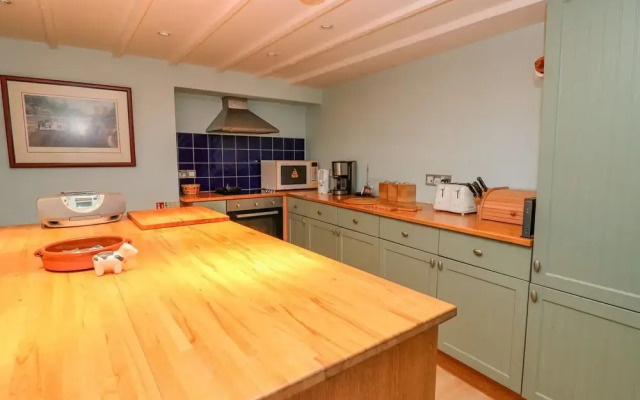 Penybont Apartment