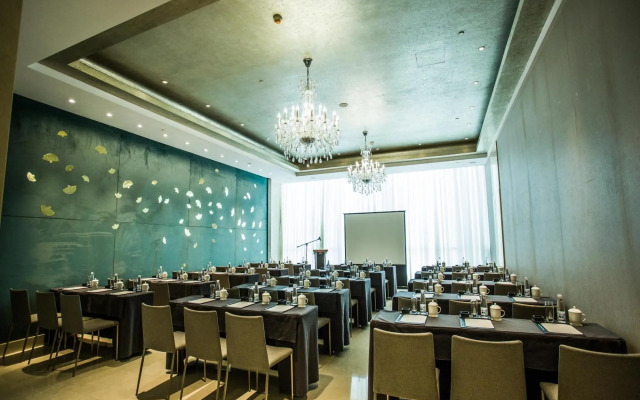 Hotel Plaza Carnival Qingdao