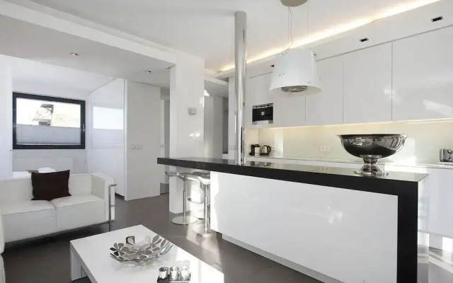 Thomsen Apartments