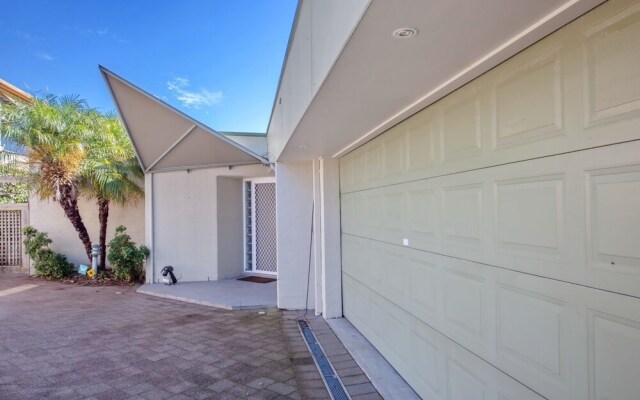 Thurlow Avenue 28, 'Ripple Cove'