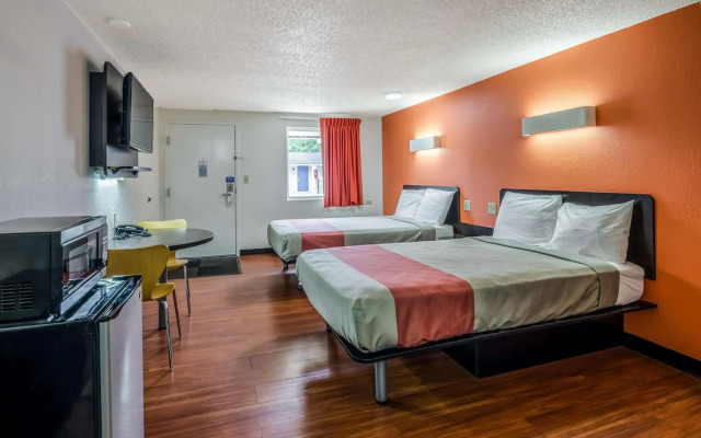 Motel 6 Troutville, VA
