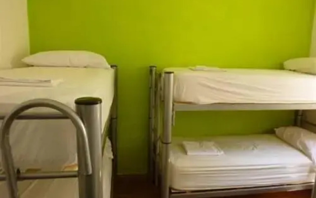 Che Salguero Youth Hostel