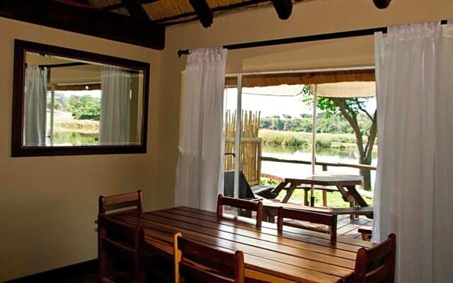 Hakusembe River Lodge