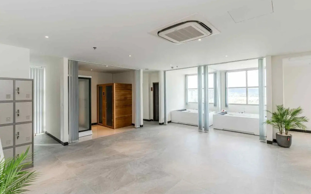 Sea Breeze Hotel & Villa