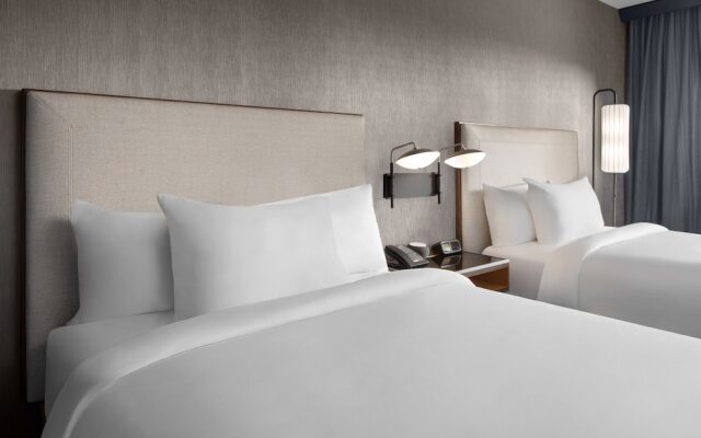 Courtyard By Marriott Calgary Downtown