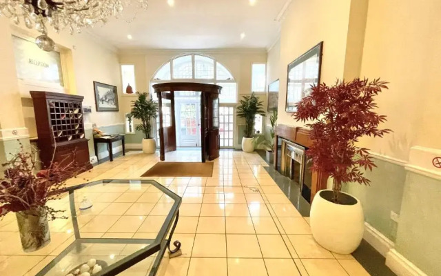 Modern Family Apartment FREE Parking and Gym by Beach
