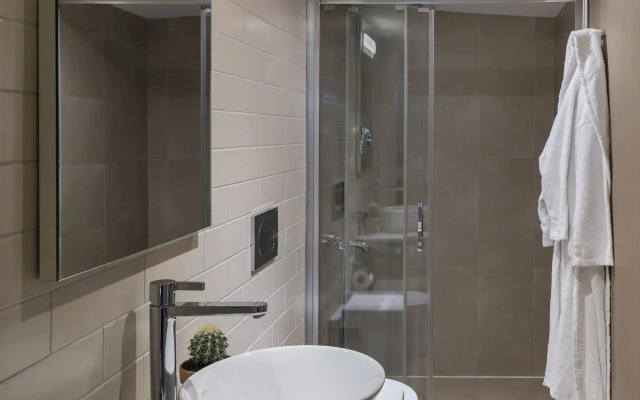 Upsuites Hotel