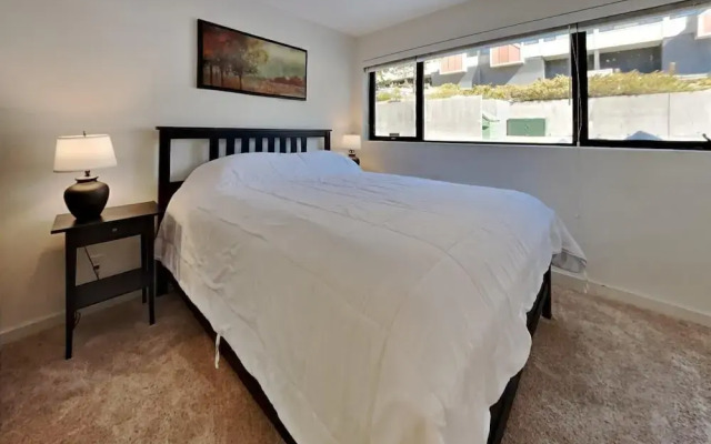 Remodeled 2 Bedroom Condo with Easy Access to Mountain Biking, Swimming, Hiking, Hot Tubs! by RedAwning