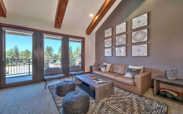 Luxury Residence - Gondola across the Street 2 Bedroom Condo by RedAwning