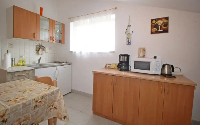Apartments and rooms Eugenia