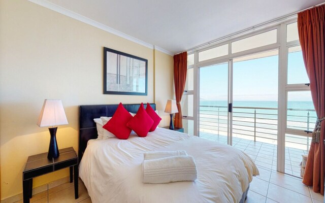 The Waves Crest Bloubergstrand