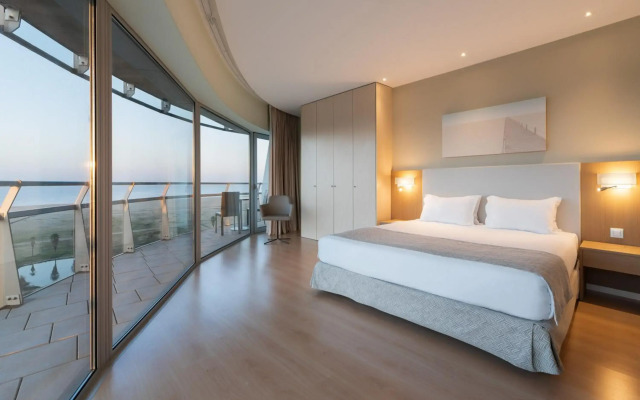 Eurostars Oasis Plaza Hotel