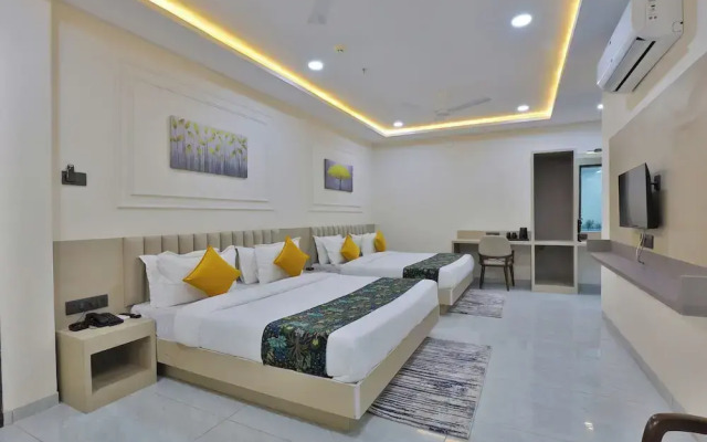 Hotel The Grand Radhey