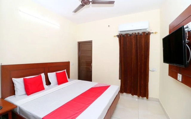 Chinar by OYO Rooms