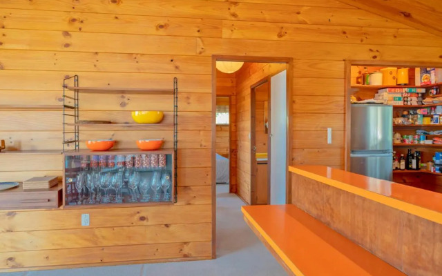 Beachfront Views - Hahei Holiday Home