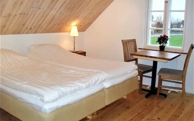 Hoby Gård Bed & Breakfast