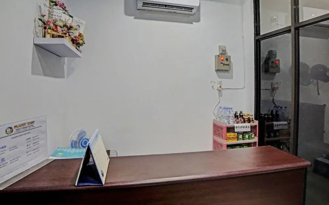 OYO 92721 Planet Guest House Syariah