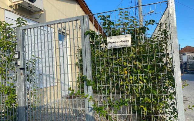 Patras Romeο House