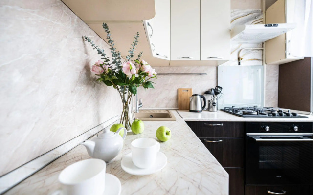 Пять Звезд на улице Сони Кривой 55