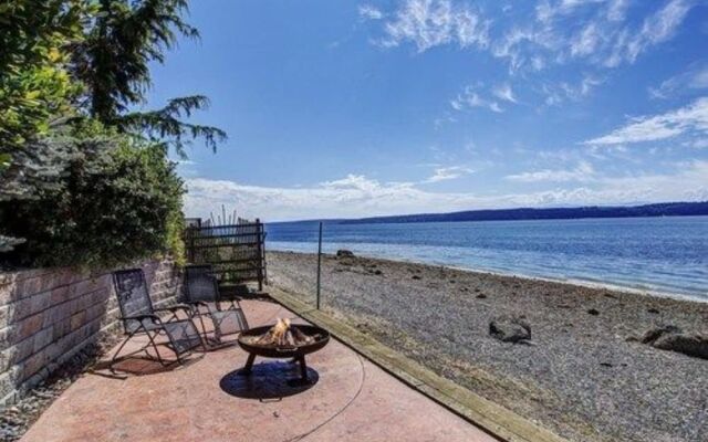 Sea Mist Waterfront Inn