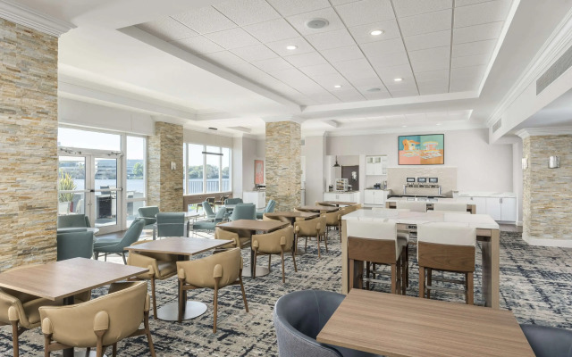 Homewood Suites by Hilton Miami-Airport/Blue Lagoon