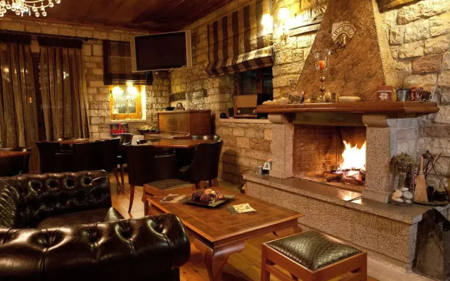 Nisista Lodge Mountain View