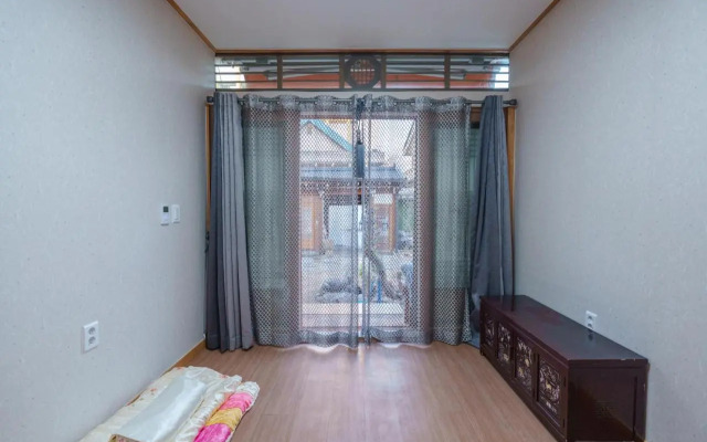 Aega Hanok Guesthouse