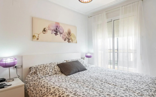 Inviting holiday home in Lo Crispin with shared pool