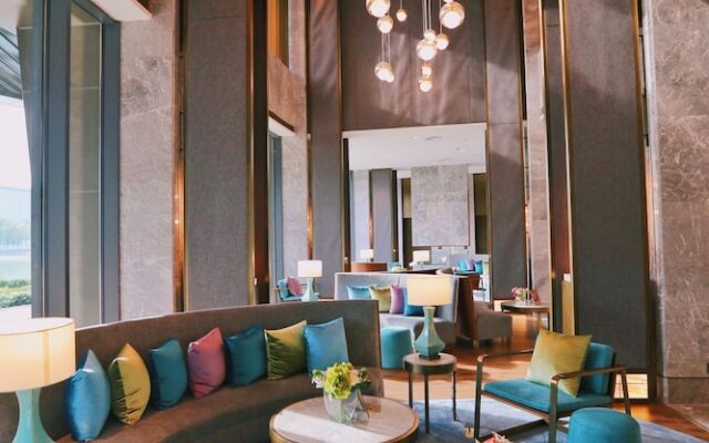 Yading Peninsula Hotel