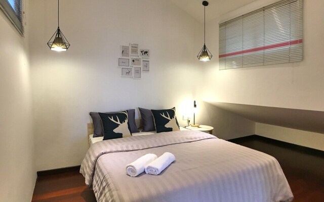 iBook10 Deluxe Loft Suite Room by iBook Homestay