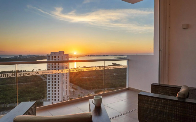 Suites Malecon Cancun
