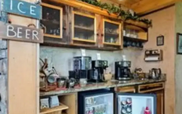 White River Lodge Bed and Breakfast