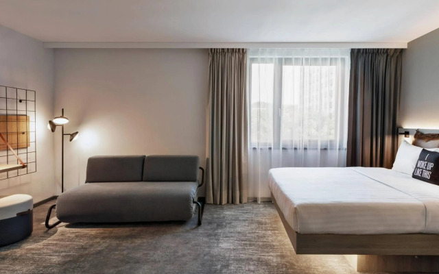 Moxy Hamburg City