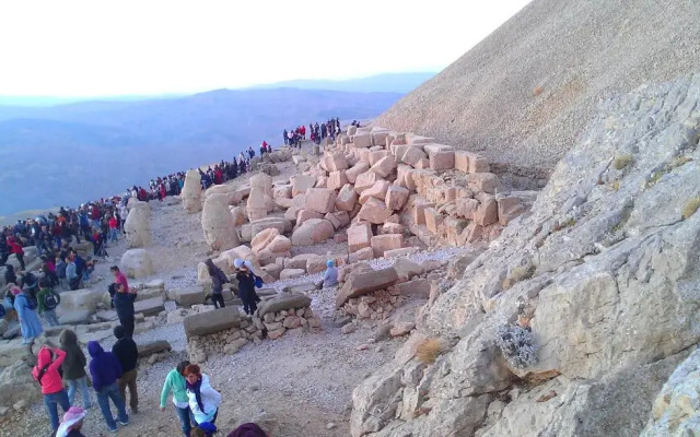 Nemrut Dağı Işik Pansi̇on