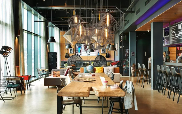 Moxy Edinburgh Airport