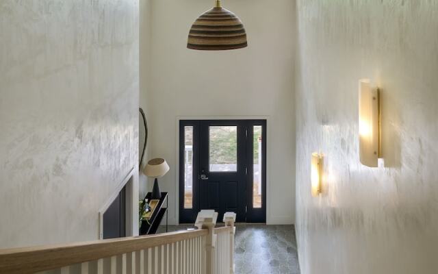 The Neighborhood Hotel-New Buffalo