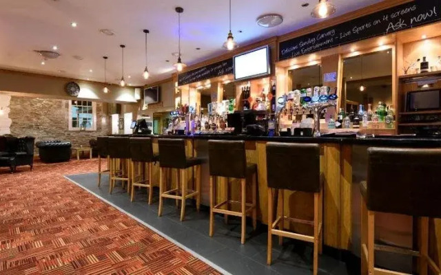The Britannia Inn & Waves Restaurant