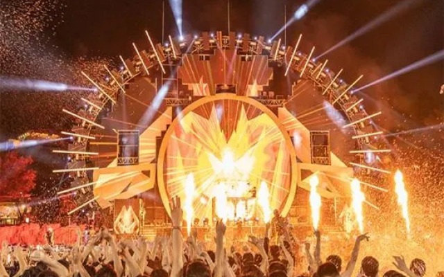 Vienna International Hotel (Guangzhou South Station Qifu New Estate Branch)