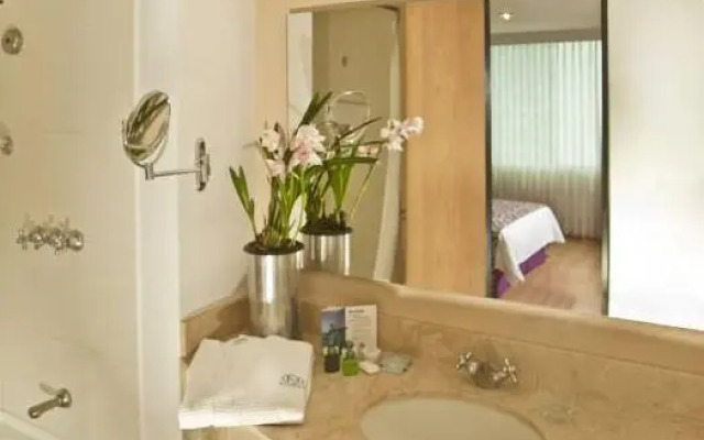 Novelty Suites Hotel