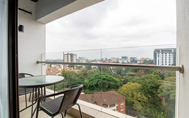 Astoria 1 BR with Gym &Pool In Lavington