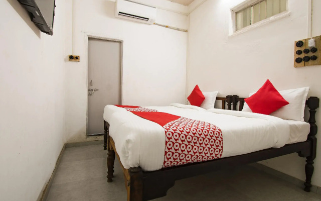 Oyo 41090 Homi House