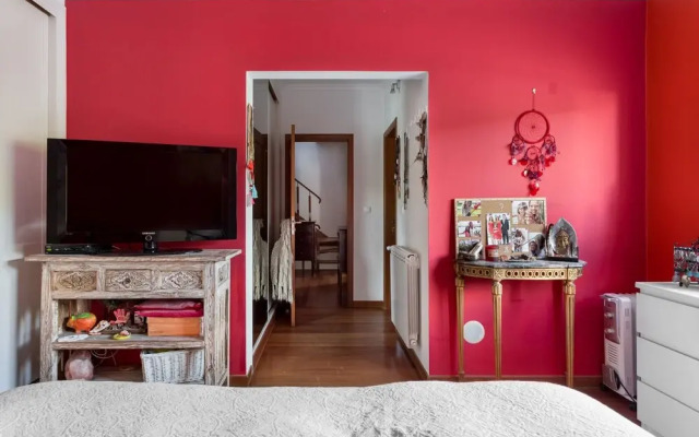 ALTIDO Stunning 4-BR house w/Private Yard in Estoril
