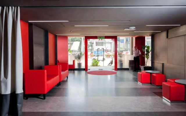 Grand Centrepoint Hotel