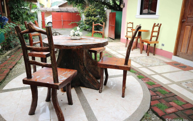 Tia Mer's Guest House