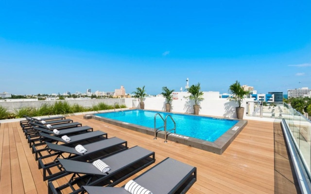 Upsun Hotel & Social Club