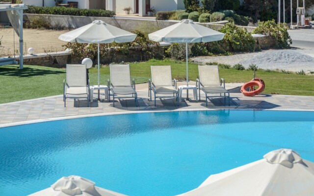 Birikos Hotel & Suites