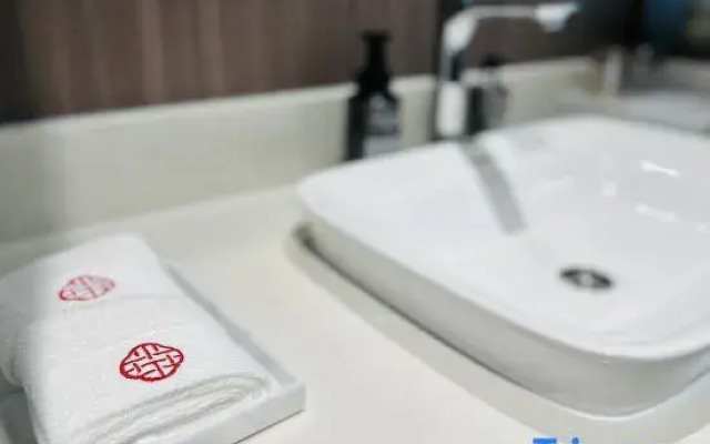 Huajing Hotel (Taiyuan South Railway Station Shanxi University Branch)