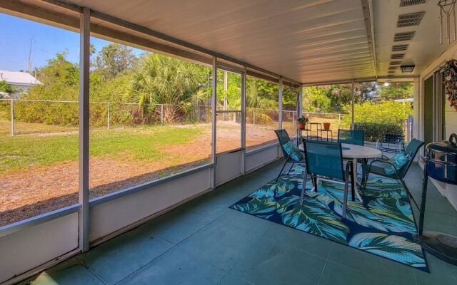 NEW Retro Relaxation in Stylish Rockledge Oasis