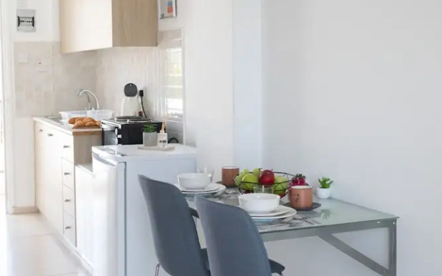 Valentina Coastal Suites in Central Paphos 3