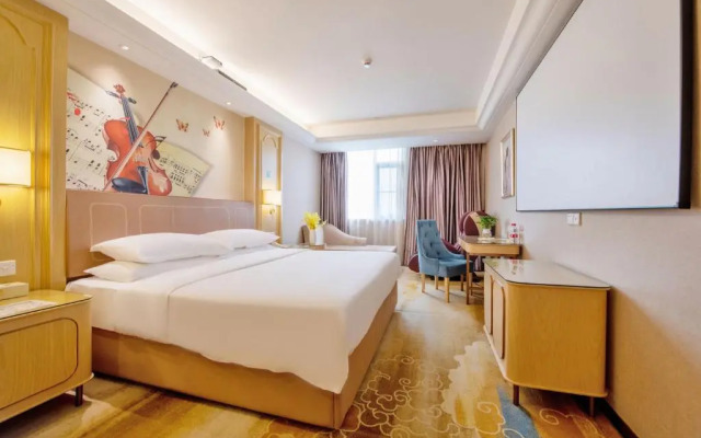 Vienna Hotel (Shenzhen Buji Metro Station)